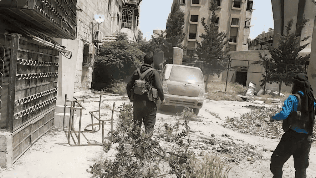 Islamic State battles rival jihadists for control of Yarmouk camp in southern Damascus