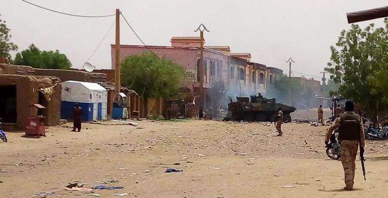 Suicide car bombing hits French troops in northern Mali