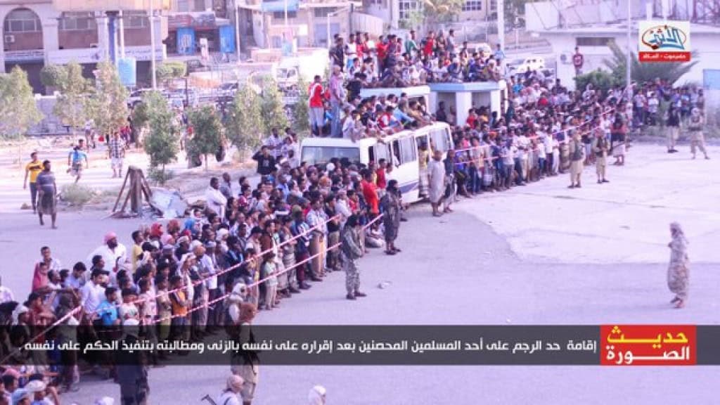 16-02-01 Ansar al Sharia stoning in Hadramout 4