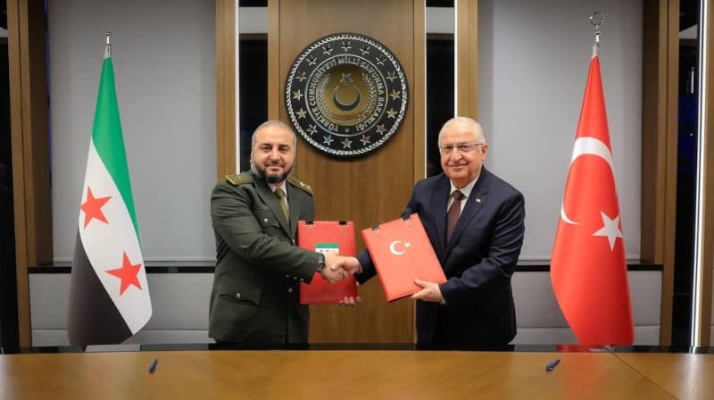 Turkey ramps up military support for Syria